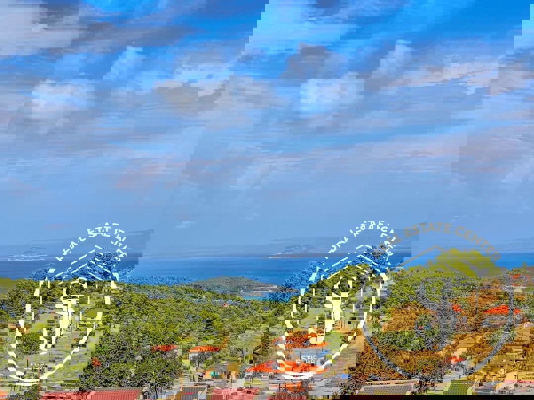 1973149 – Maisonette For sale