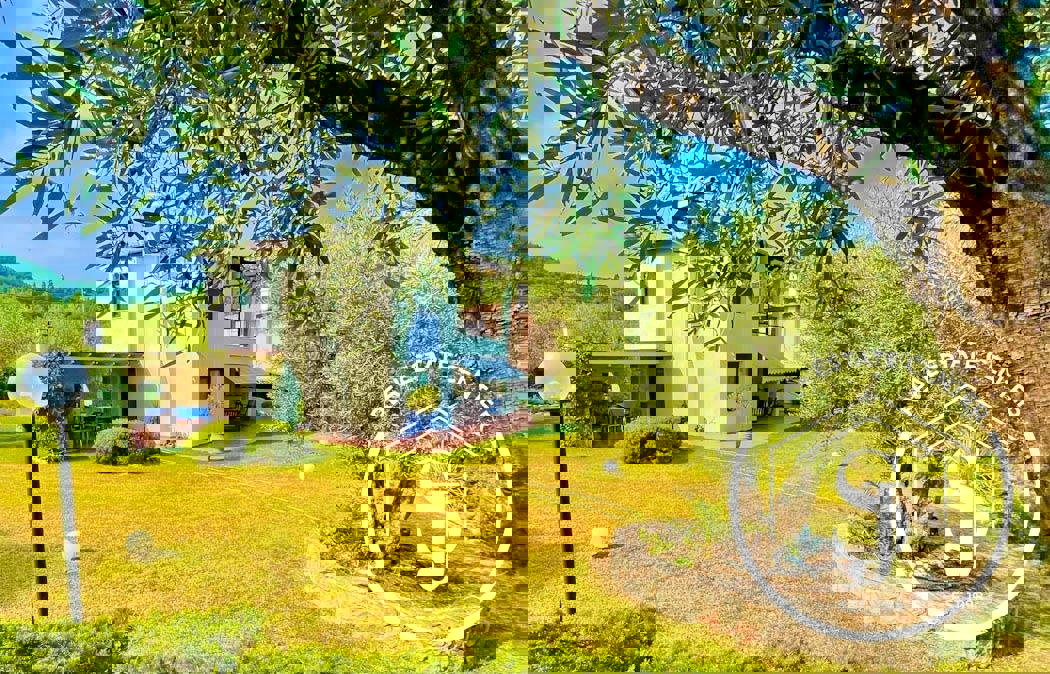 1973465 – Villa For sale