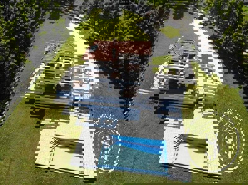 1973187 – Villa For sale