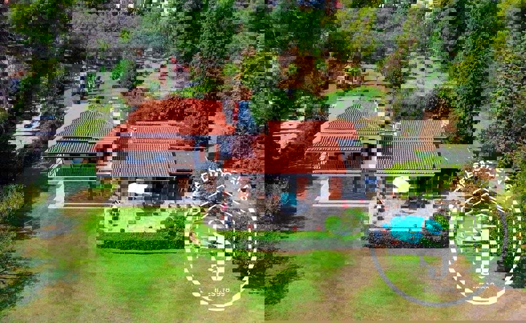 1973109 – Villa For sale