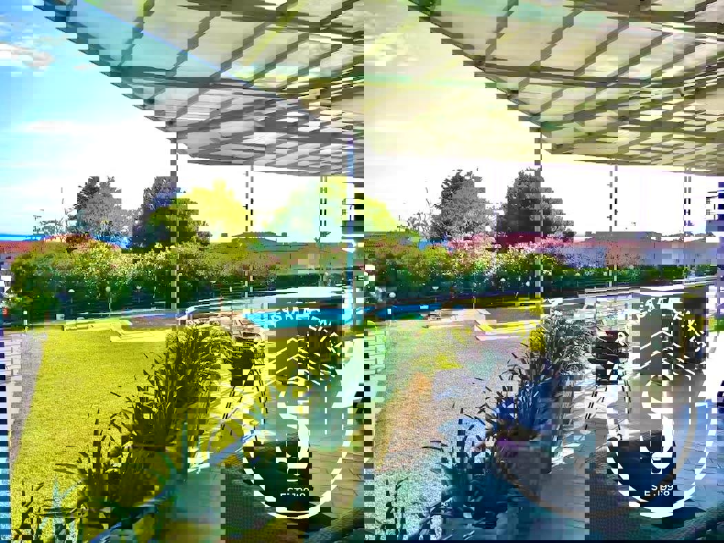 1973661 – Villa For sale