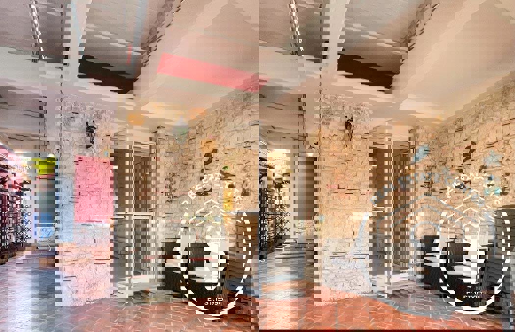 1973634 – Maisonette For sale