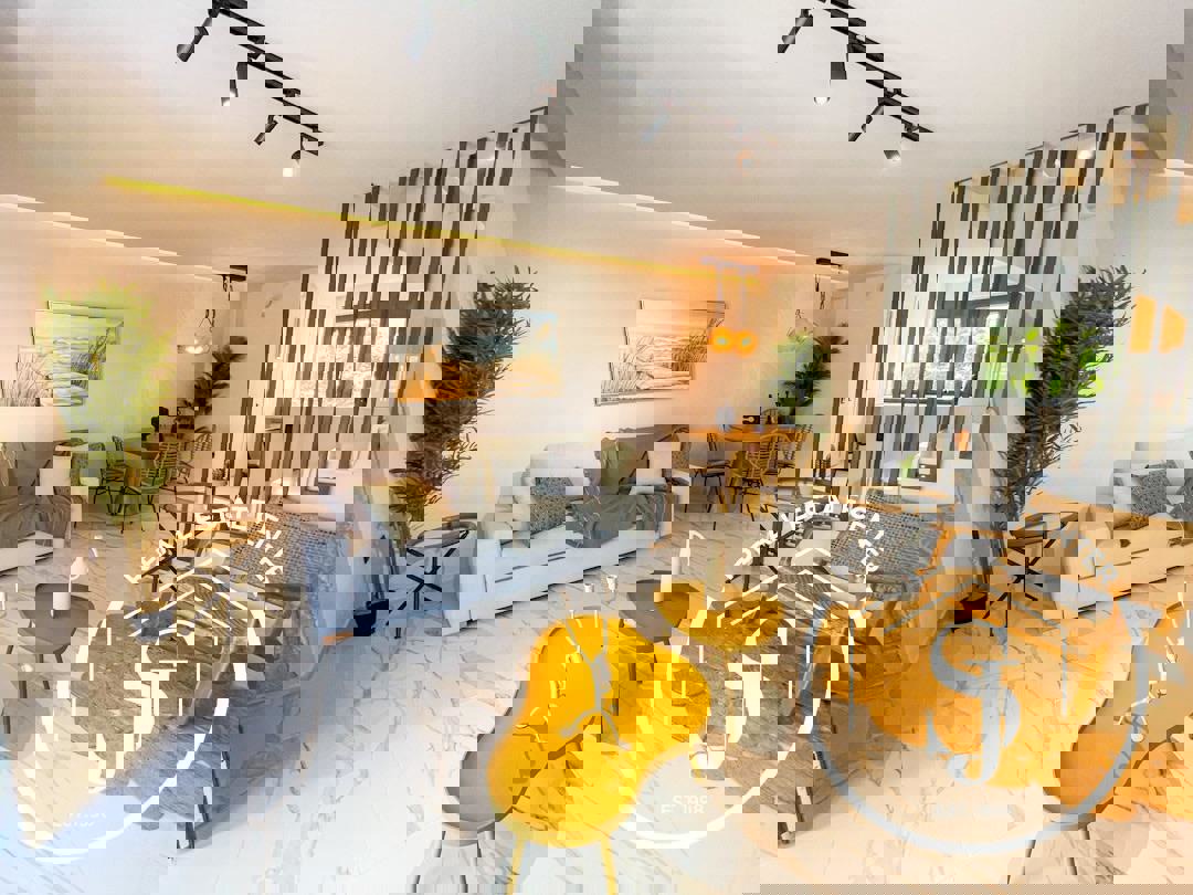 1973192 – Maisonette For sale