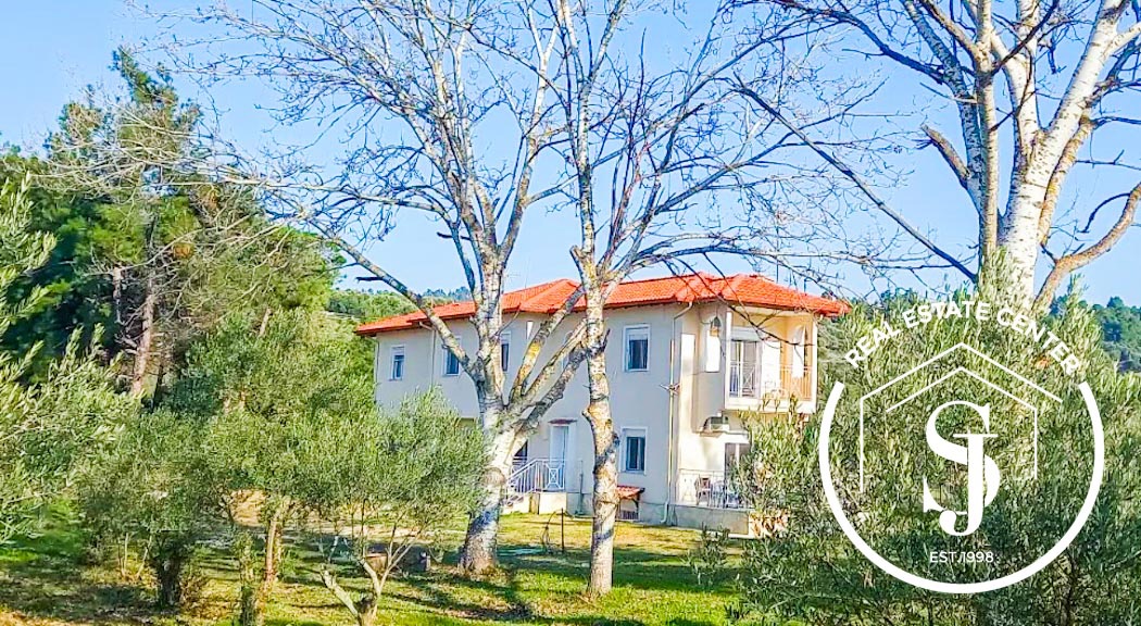 2153303 – Maisonette For sale